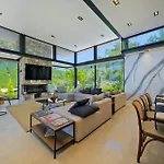 Villa Sharapova *
